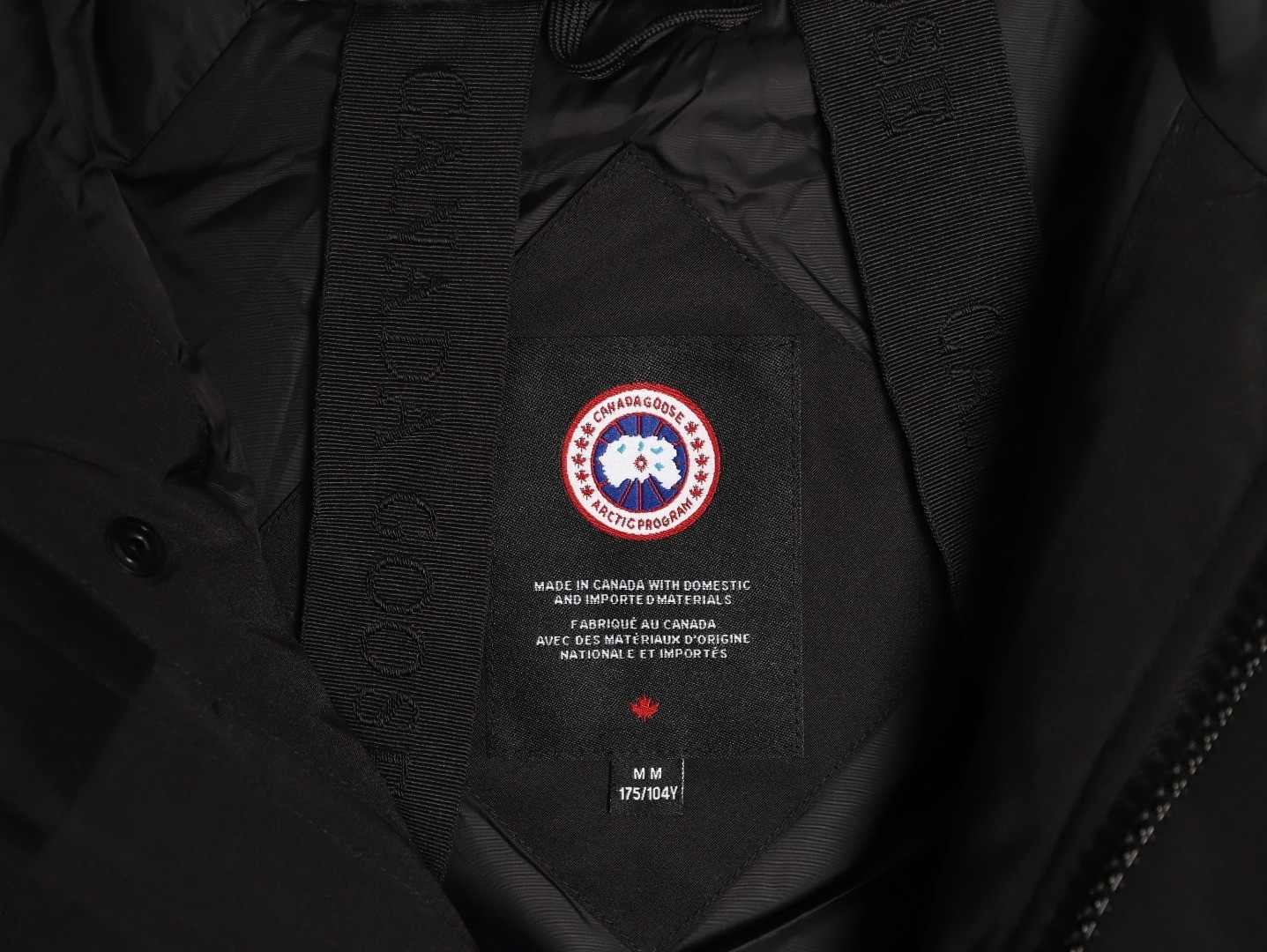 Can*a G00se Short Puffer jacket