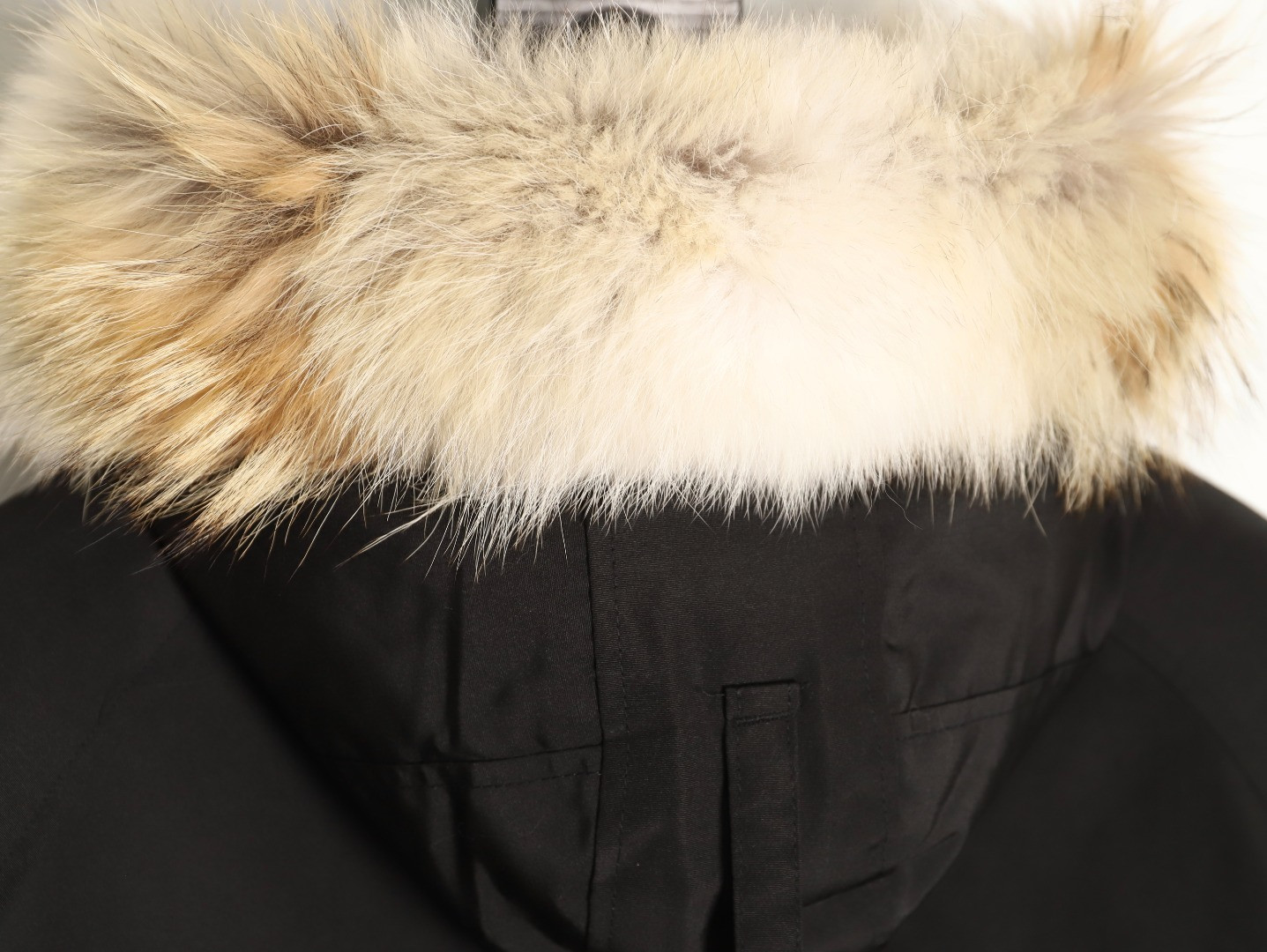 Can*a G00se Short Puffer jacket