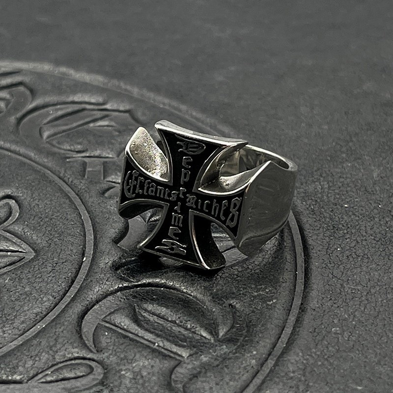 Ch*0me He**ts Cross Ring