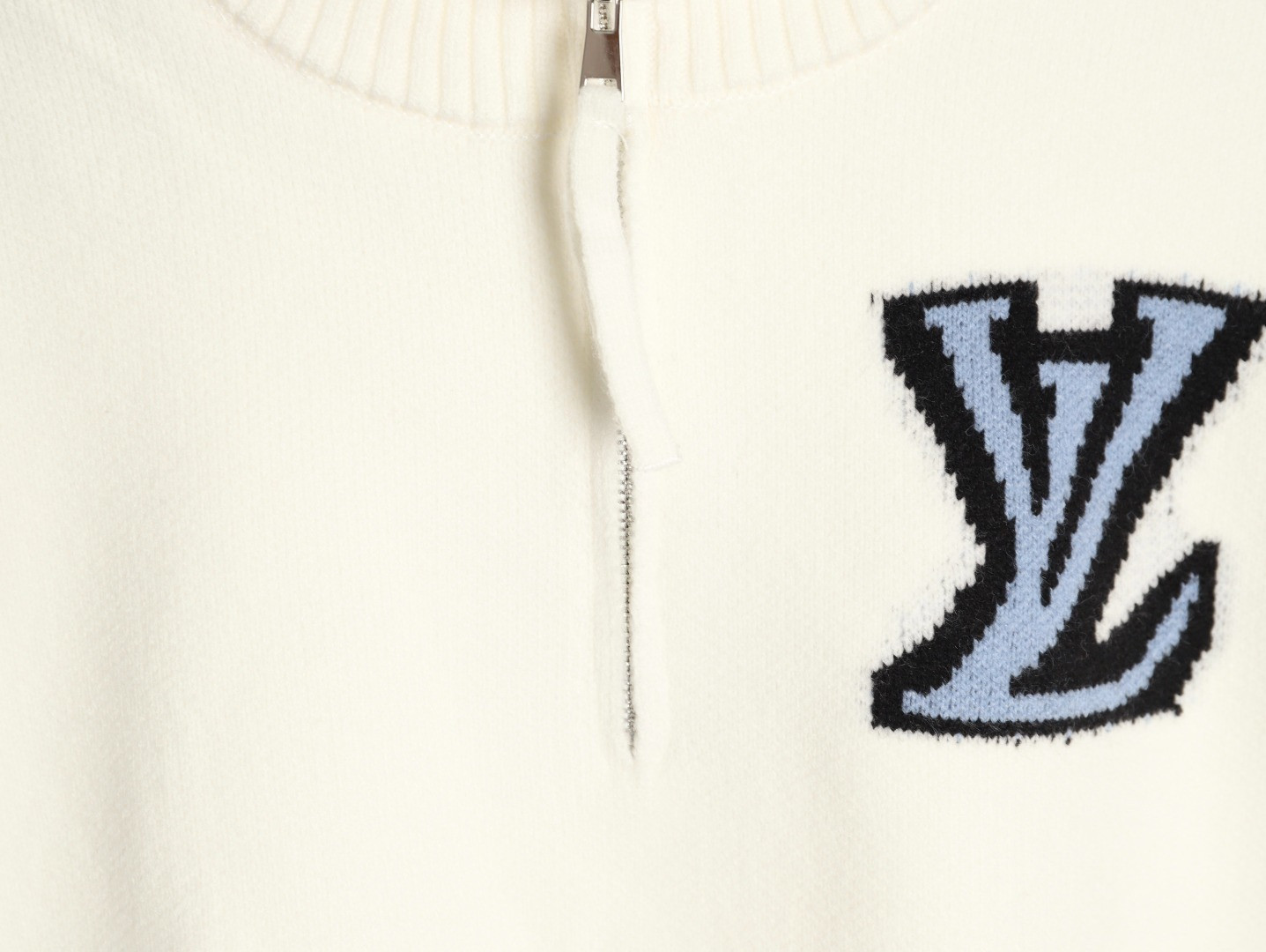 L0vis Vvtt0n 25ss Sweaters