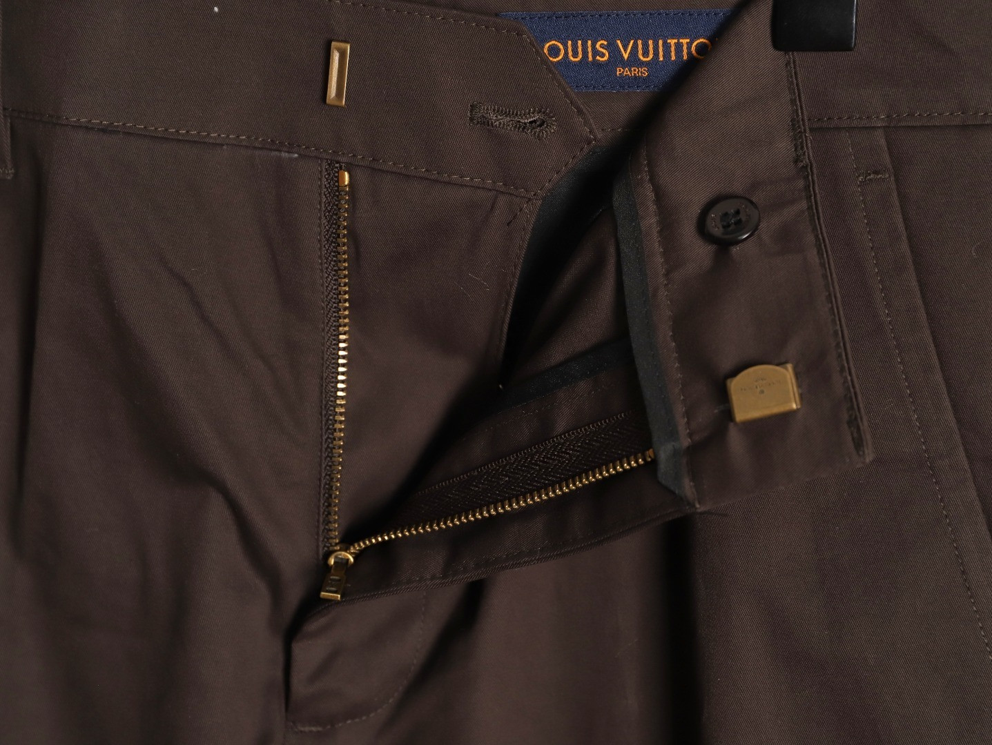 L0vis Vvtt0n Pants Suit