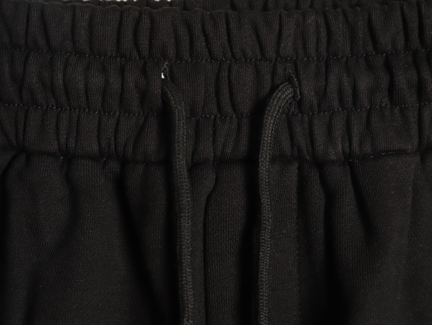 l0vis Vvtt0n 26ss shorts