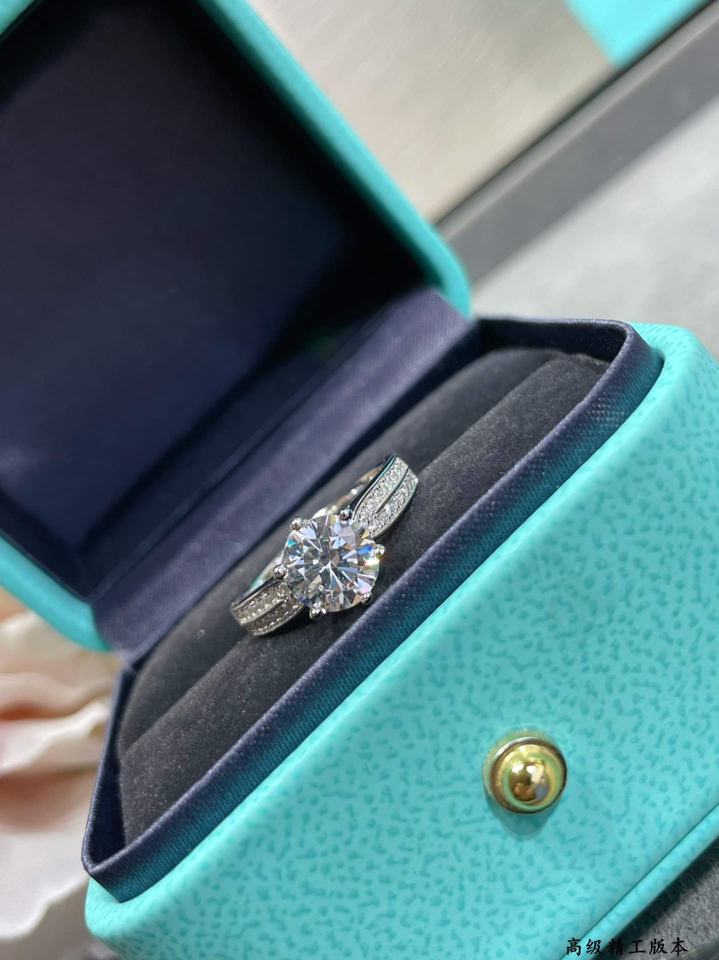 T*f*ny & Co. Setting 2 Carat D1am0nd Ring with Star Motif Ag925