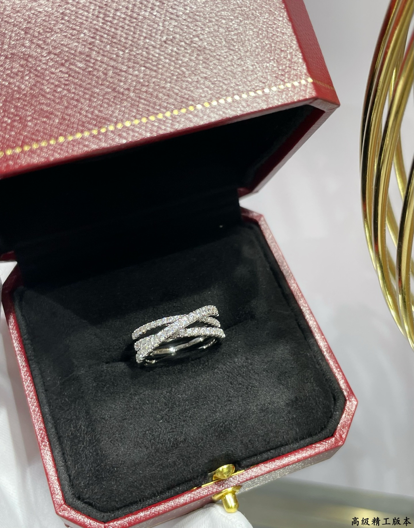 Ca*t1er Three-ring rivet D1am0nd ring