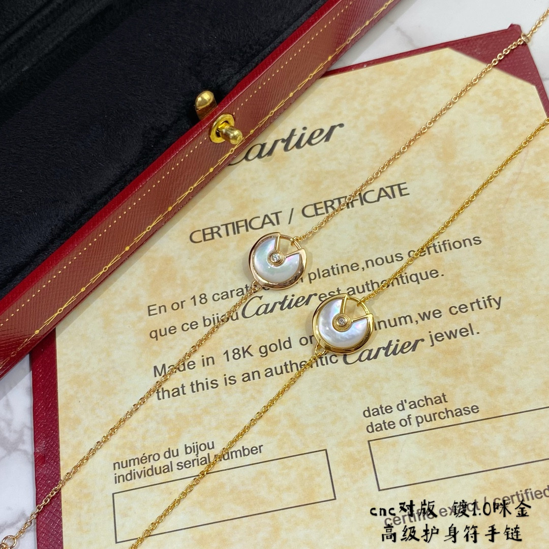 Ca*t1er amulet Bracelet