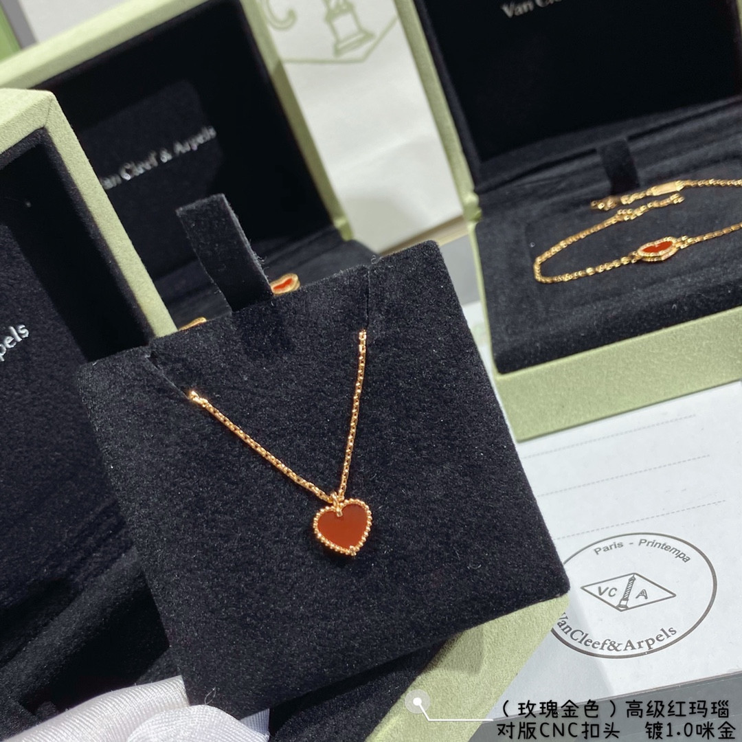 V*n Cl**f & Arpels Red Agate Heart-Shaped Love Necklace