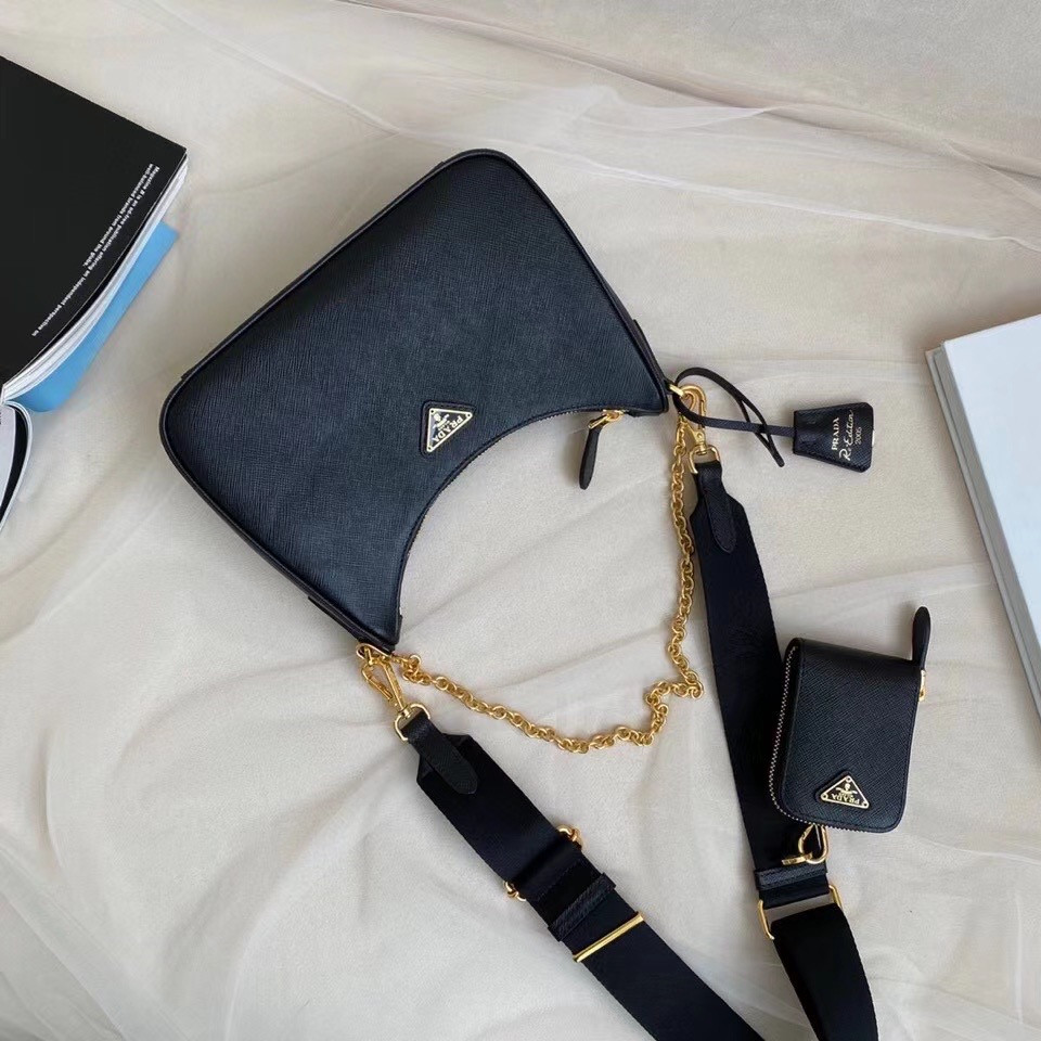 Pra*a HOBO IN LEATHER