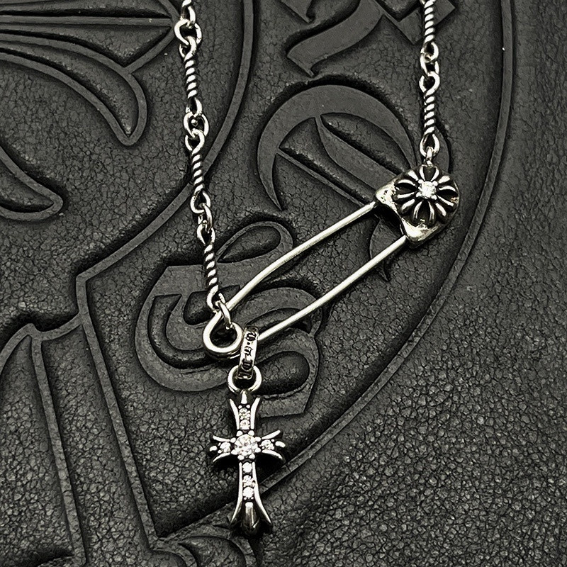 Ch*0me He**ts Twisted Cross Pin Necklace (Chain length 45+5cm)