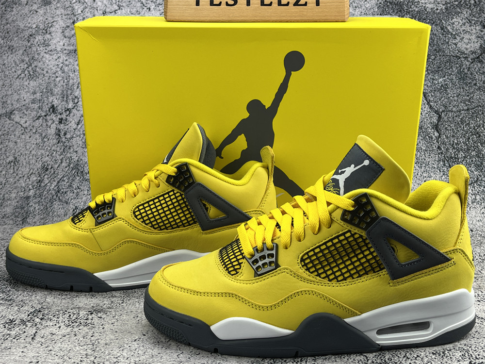 UA AIR JORDAN 4 RETRO 