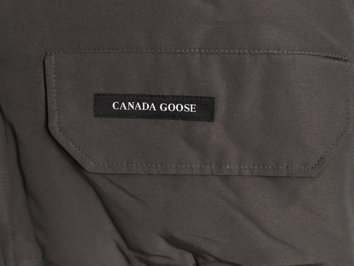 Can*a G00se Short Puffer jacket