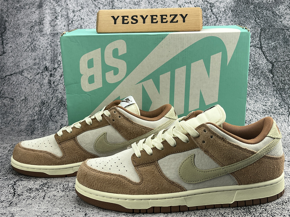 UA NIKE DUNK LOW PREMIUM 