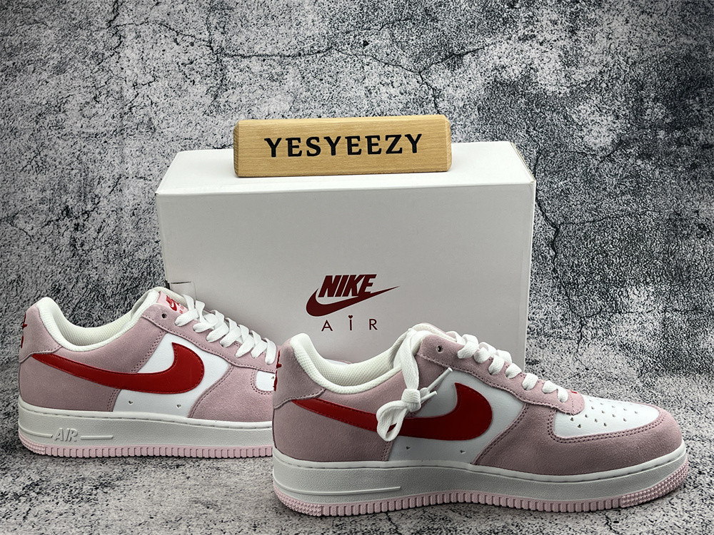 UA NIKE AIR FORCE 1 LOW 