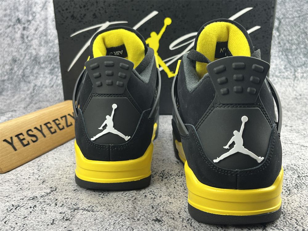 UA AIR JORDAN 4 RETRO 