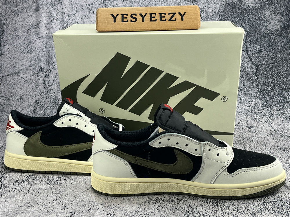 UA TRAVIS SCOTT X WMNS AIR JORDAN 1 LOW OG 