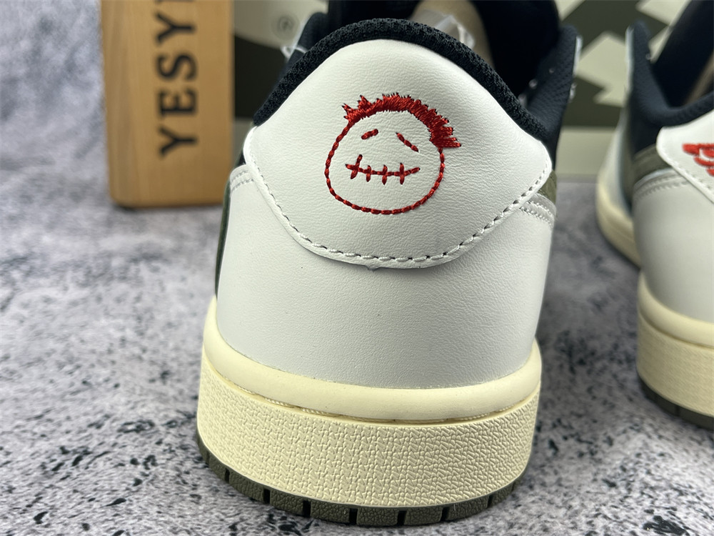 UA TRAVIS SCOTT X WMNS AIR JORDAN 1 LOW OG 