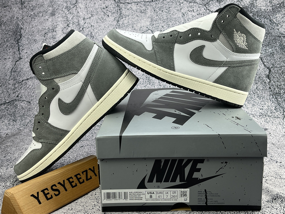 UA AIR JORDAN 1 RETRO HIGH OG 