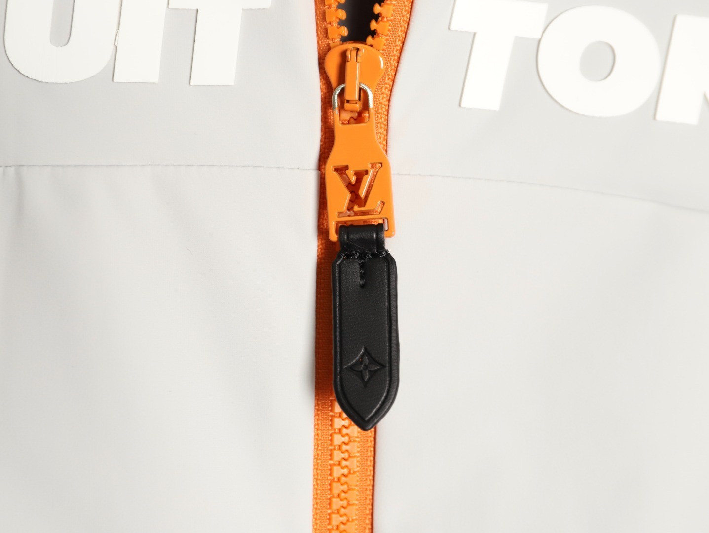 L0vis Vvtt0n 25FW Padded jacket