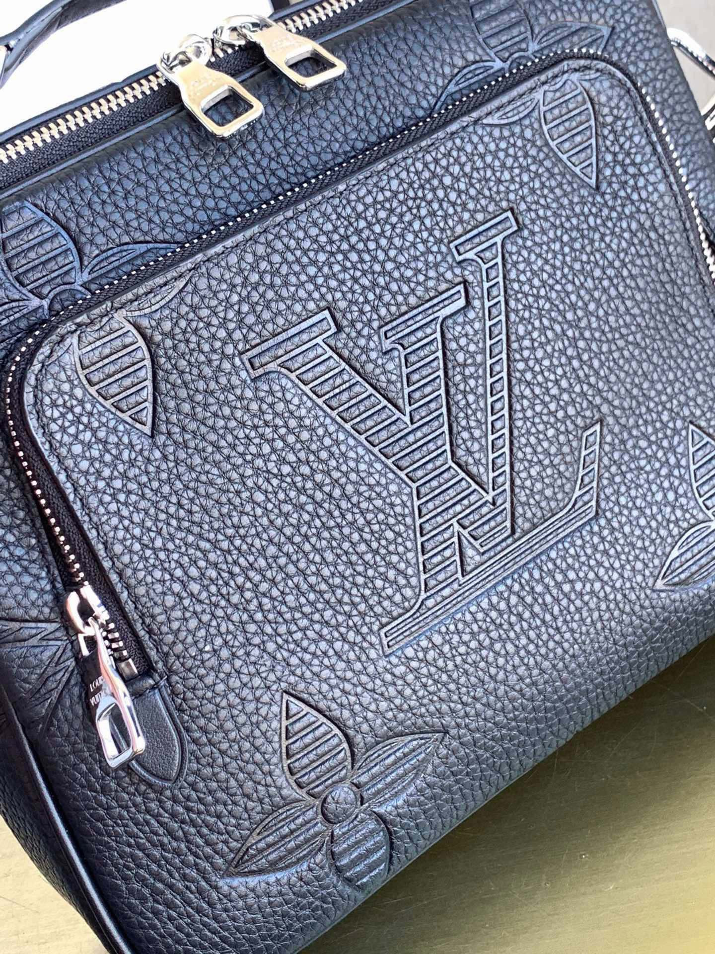 LV FLIGHT CASE M57287