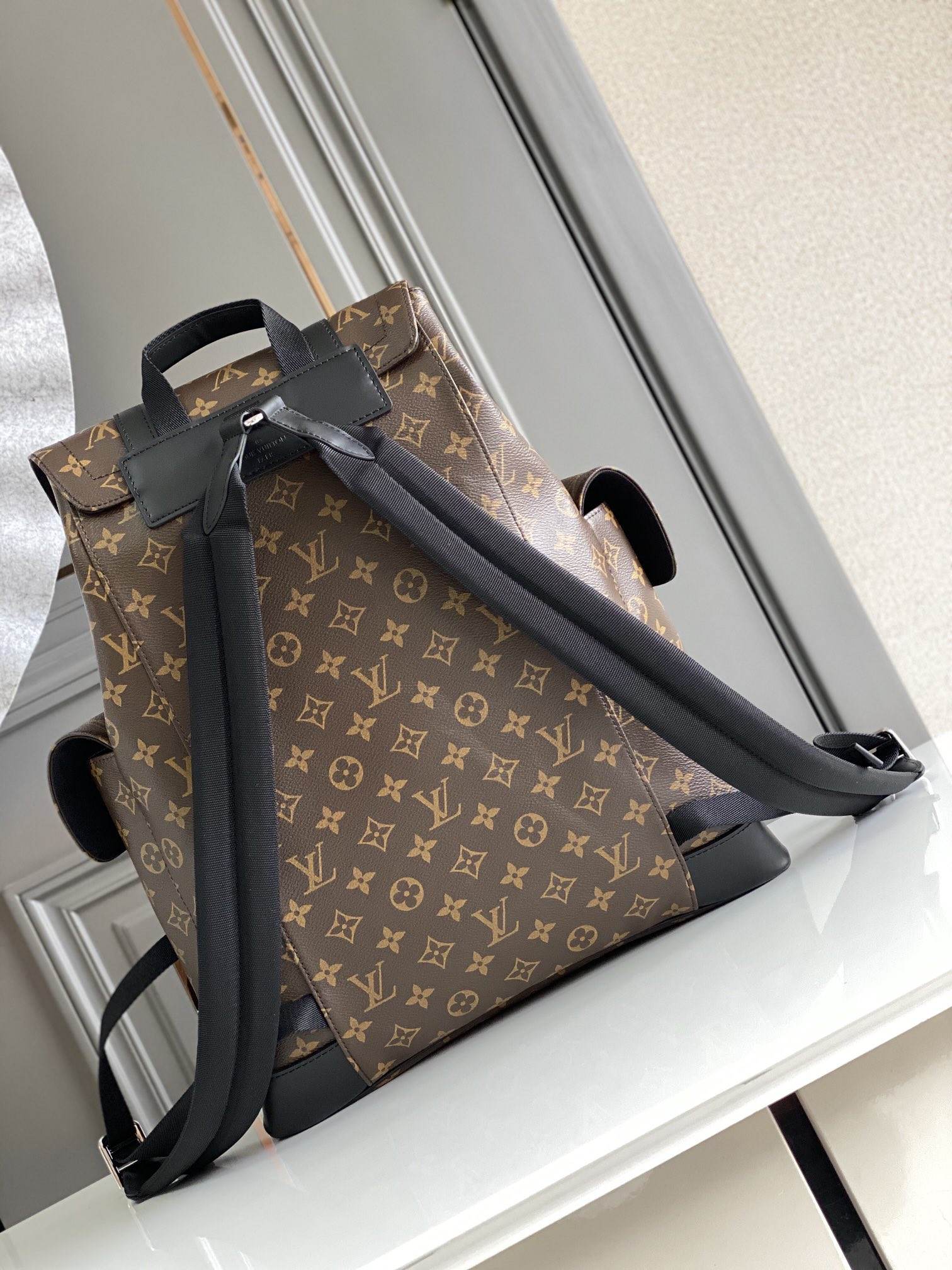 LV CHRISTOPHER PM M43735