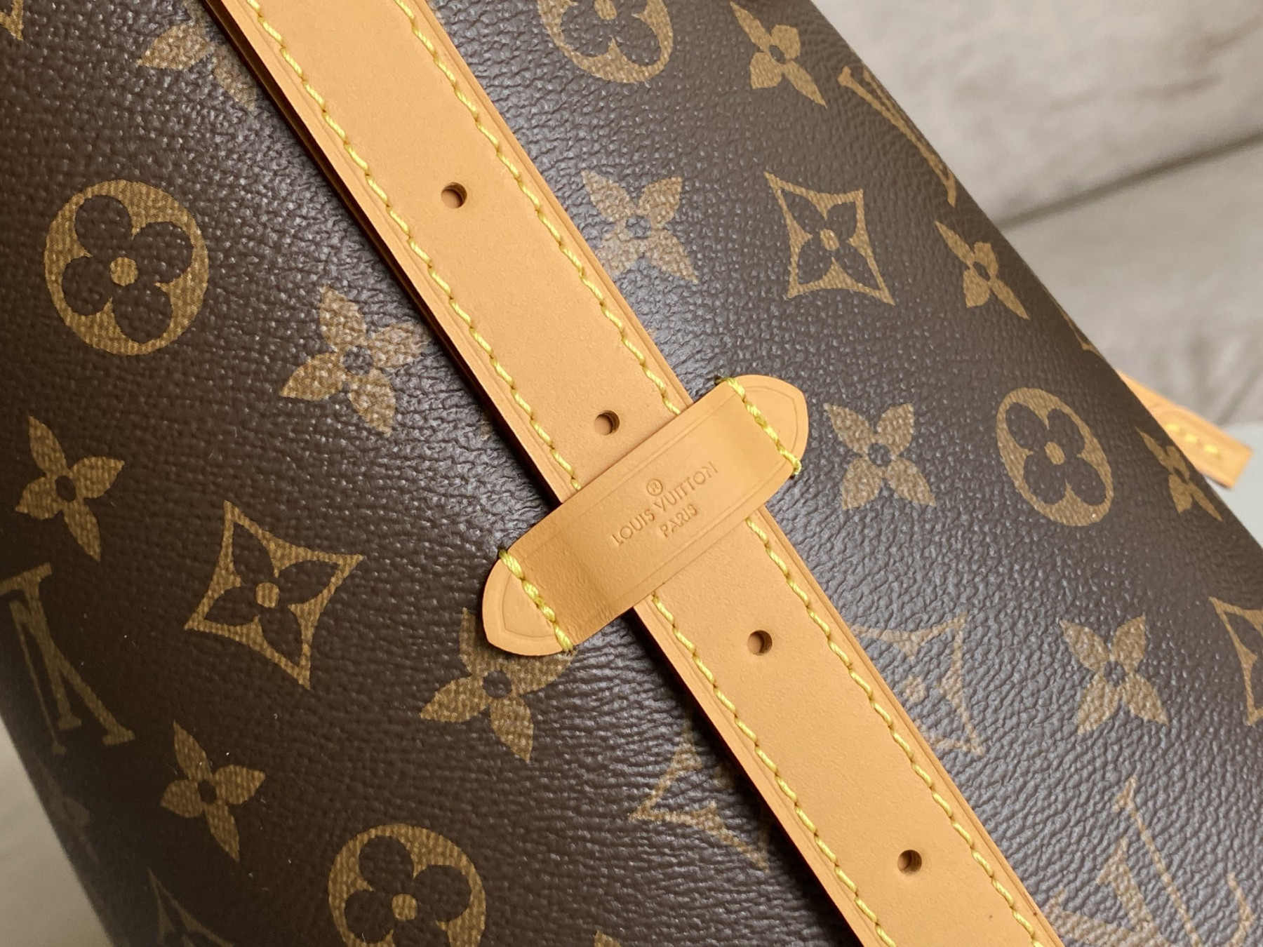LV CARRYALL MM M46197