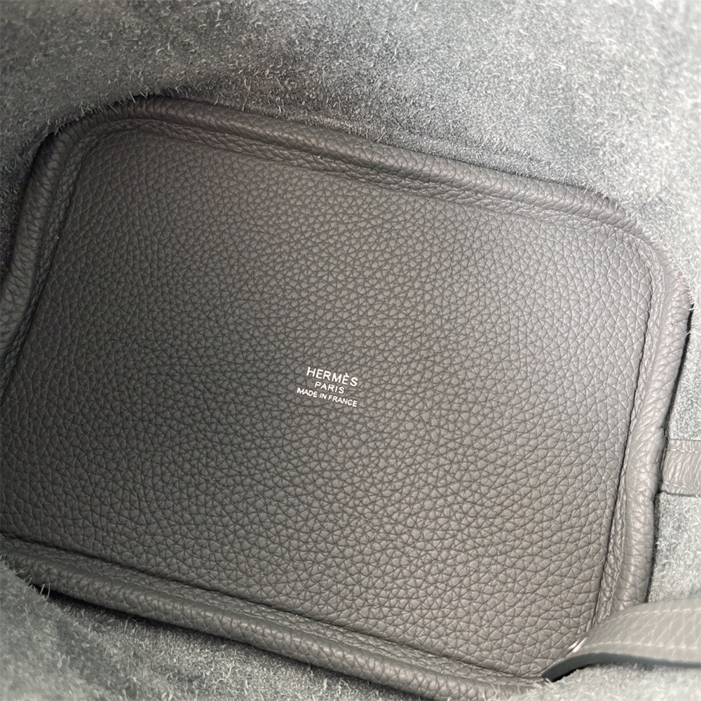 H**me5 Picotin 18cm almond green without original box