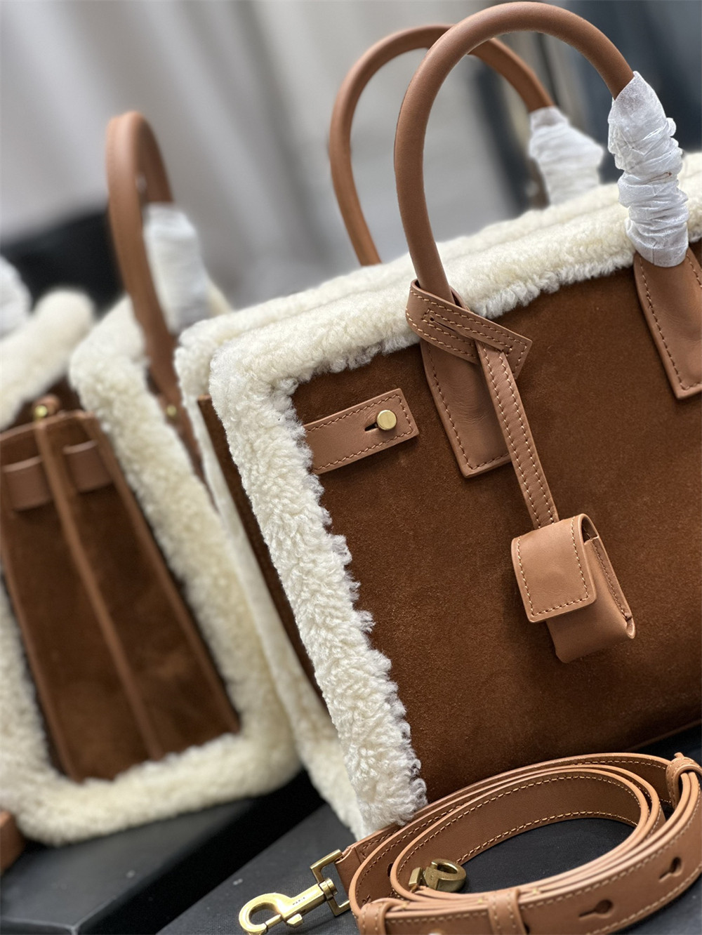 Y51 SAC DE JOUR S*pPLE NANO IN SUEDE AND SHEARLING DARK CIGAR AND NATURAL BEIGE