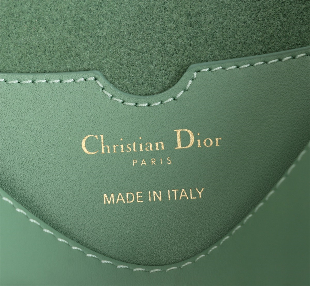 MEDIUM D10r BOBBY BAG Green Box Calfskin