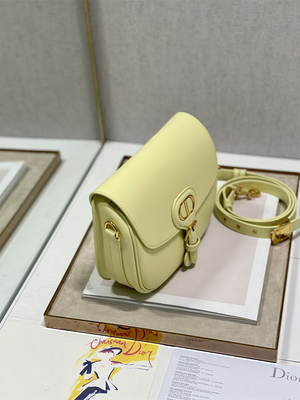 MEDIUM D10r BOBBY BAG Light Green Box Calfskin