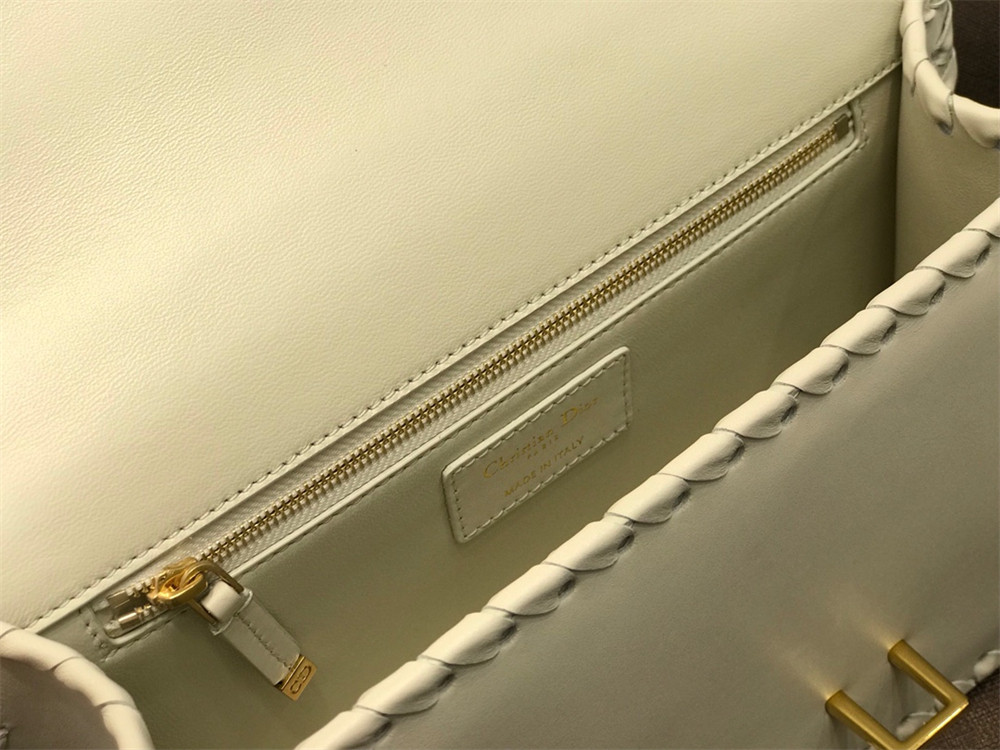 D10r 30 MONTAIGNE CHAIN BAG WHITE