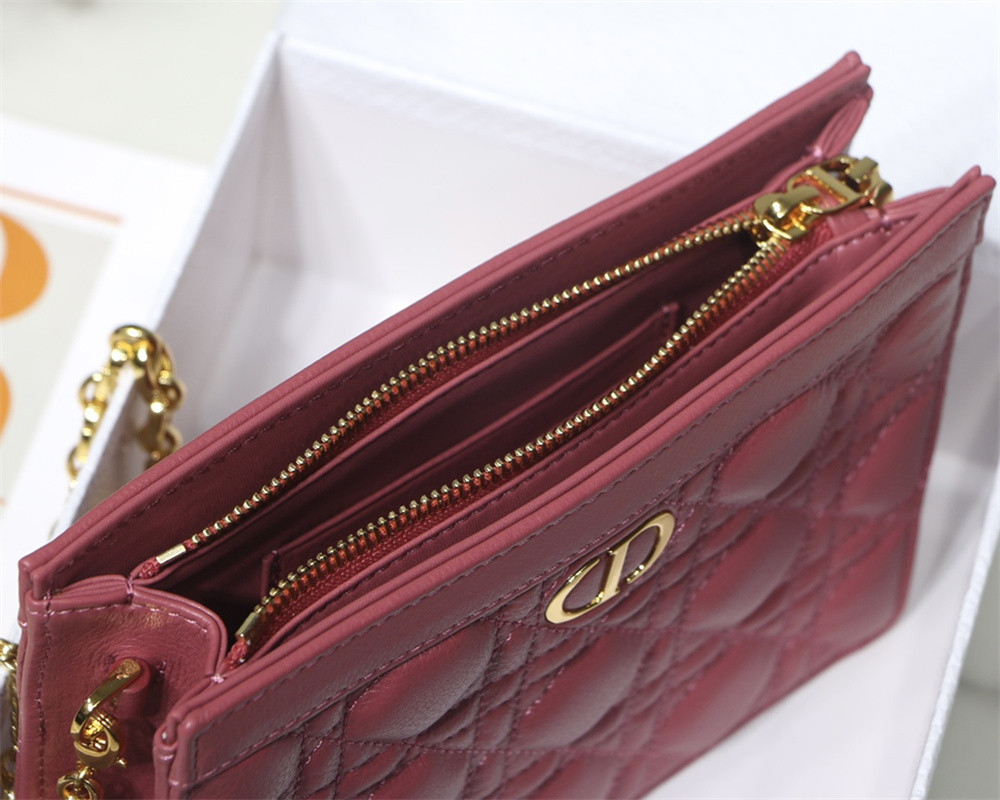 D10r CARO ZIPPED POUCH WITH CHAIN Red S*pple Cannage Calfskin 19 x 14 x 4.5 cm