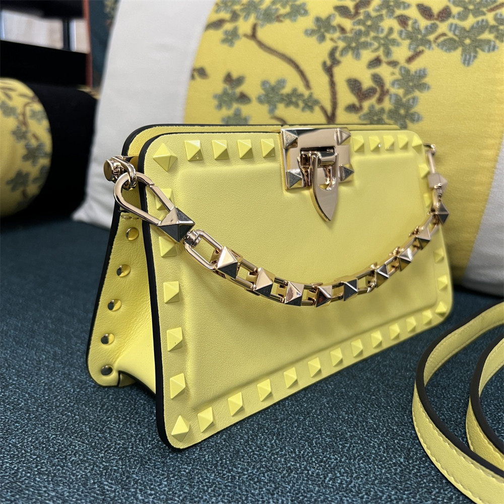 Va1e*ntin0 GARAVANI ROCKSTUD23 SMALL SMOOTH CALFSKIN SHOULDER BAG YELLOW