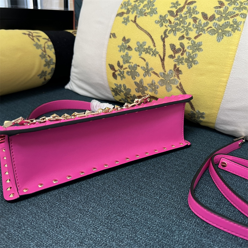 Va1e*ntin0 GARAVANI ROCKSTUD23 smooth calfskin handbag