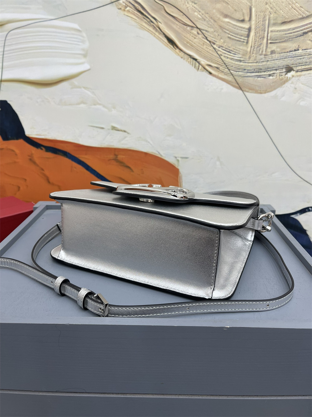 Va1e*ntin0 GARAVANI LOCÒ CALFSKIN SHOULDER SMALL BAG SILVER 22 x 16  x 7 cm