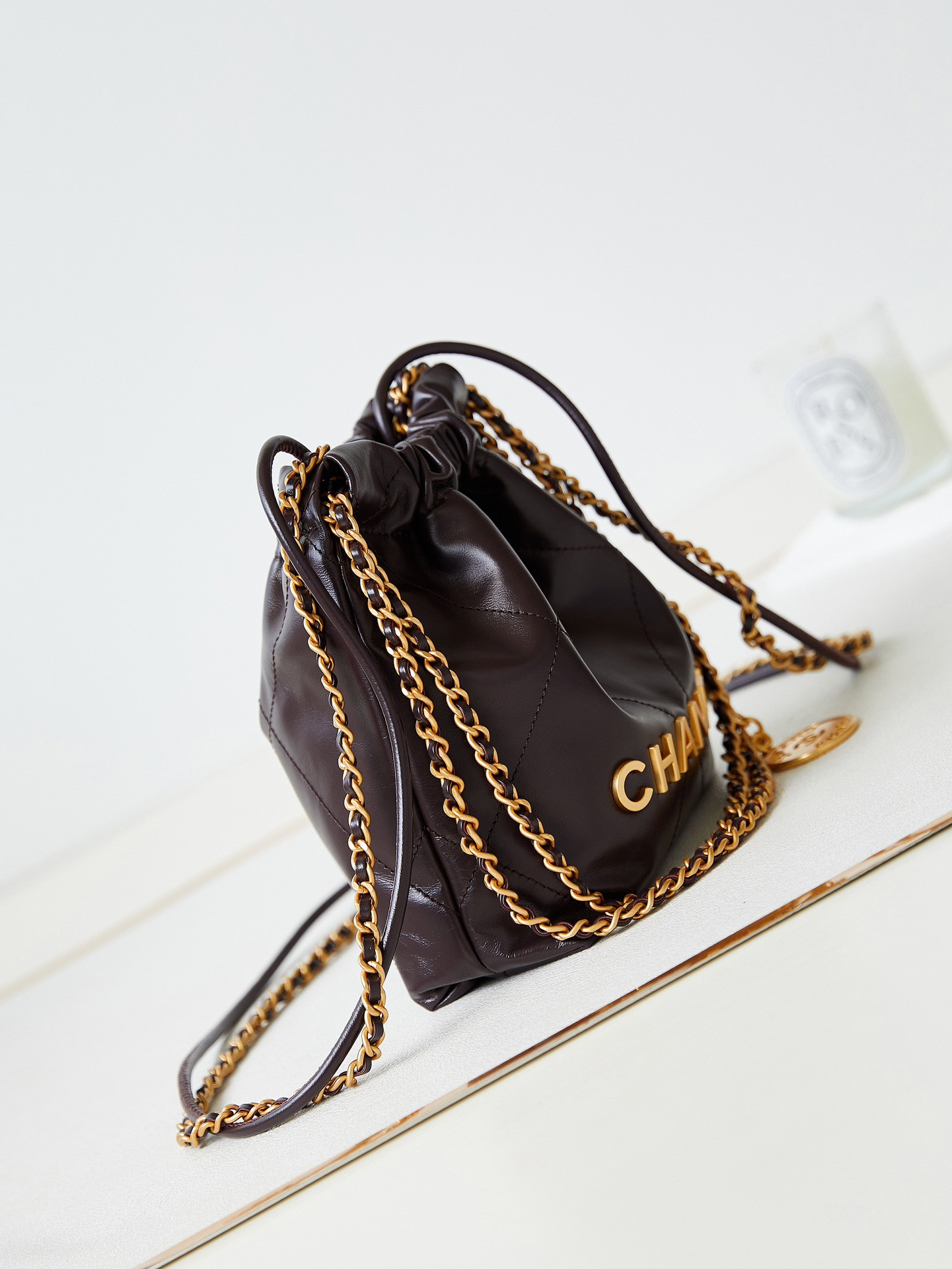 Ch**el 22 MINI HANDBAG Shiny Calfskin 7.8 × 7.4 × 2.3 in