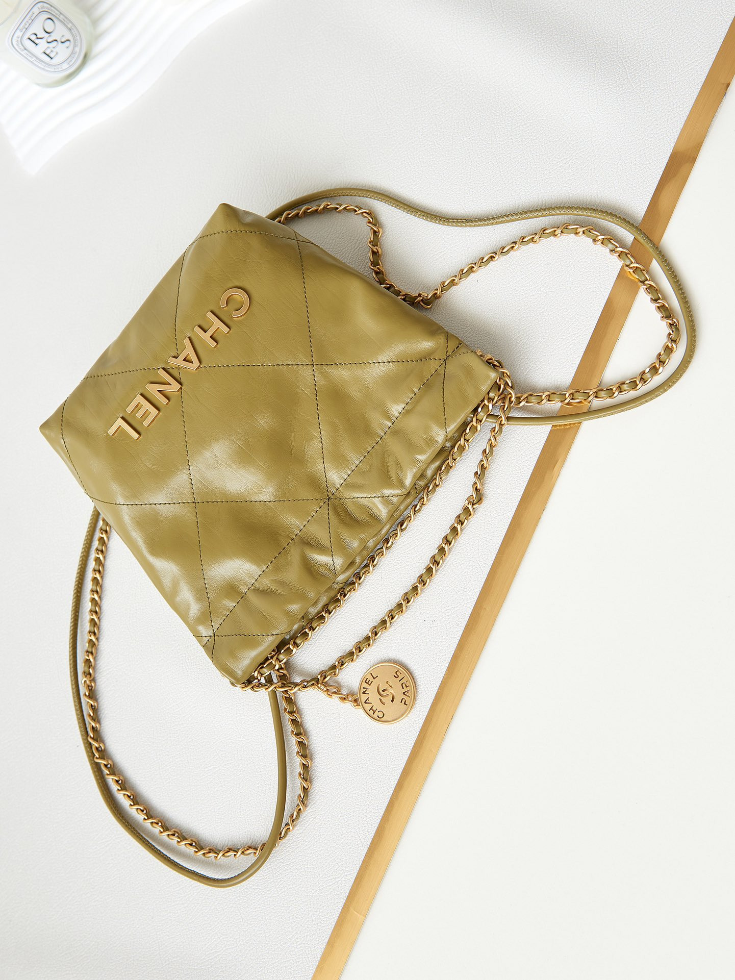 Ch**el 22 MINI HANDBAG Shiny Calfskin GREEN 7.8 × 7.4 × 2.3 in