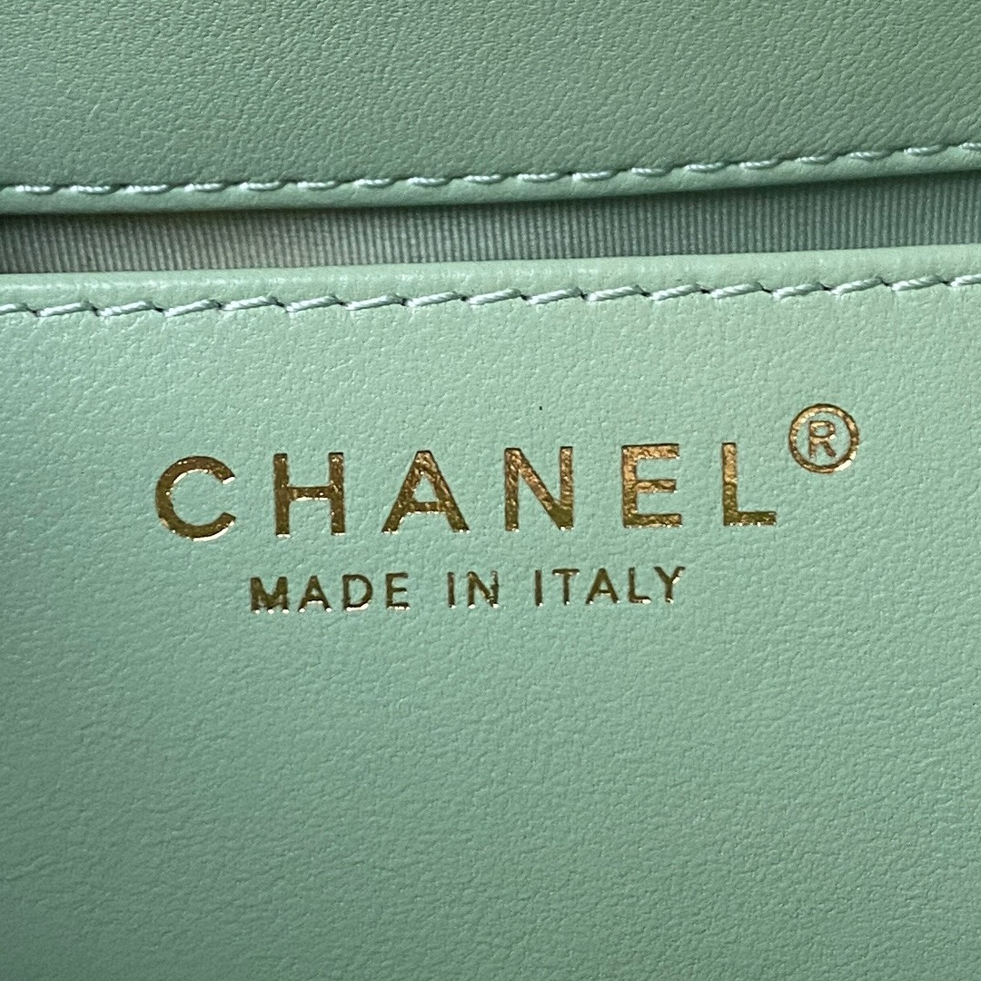 Ch**el BAGUETTE BAG GREEN 17.5×20×5cm