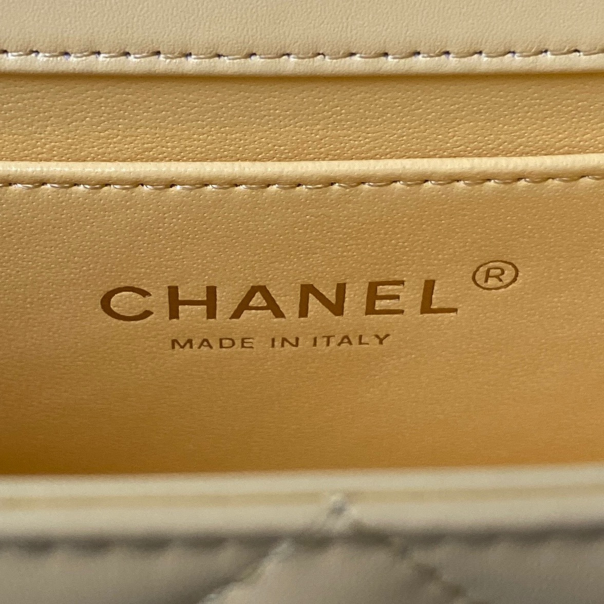 Ch**el FLAP BAG YELLOW 22×14.5×8cm