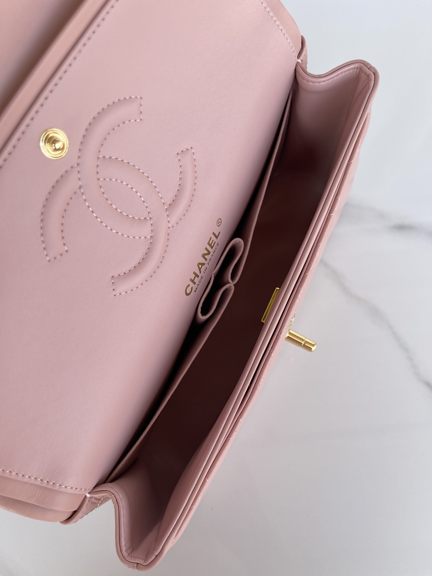 Ch**el CLASSIC FLAP 25CM CF PINK GOLD 6 × 9.9 × 2.5 in