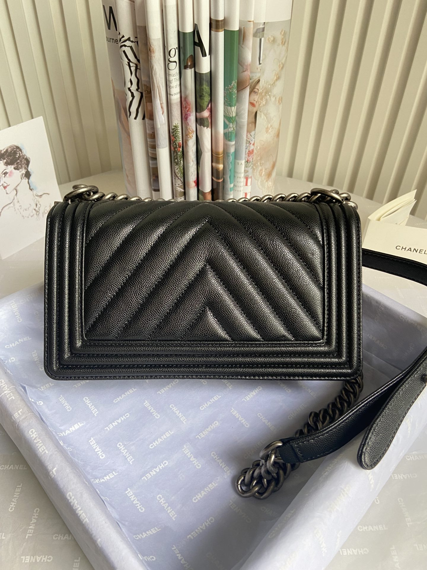 BOY Ch**el HANDBAG Shiny Grained Calfskin 5.9 × 9.8 × 3.5 in