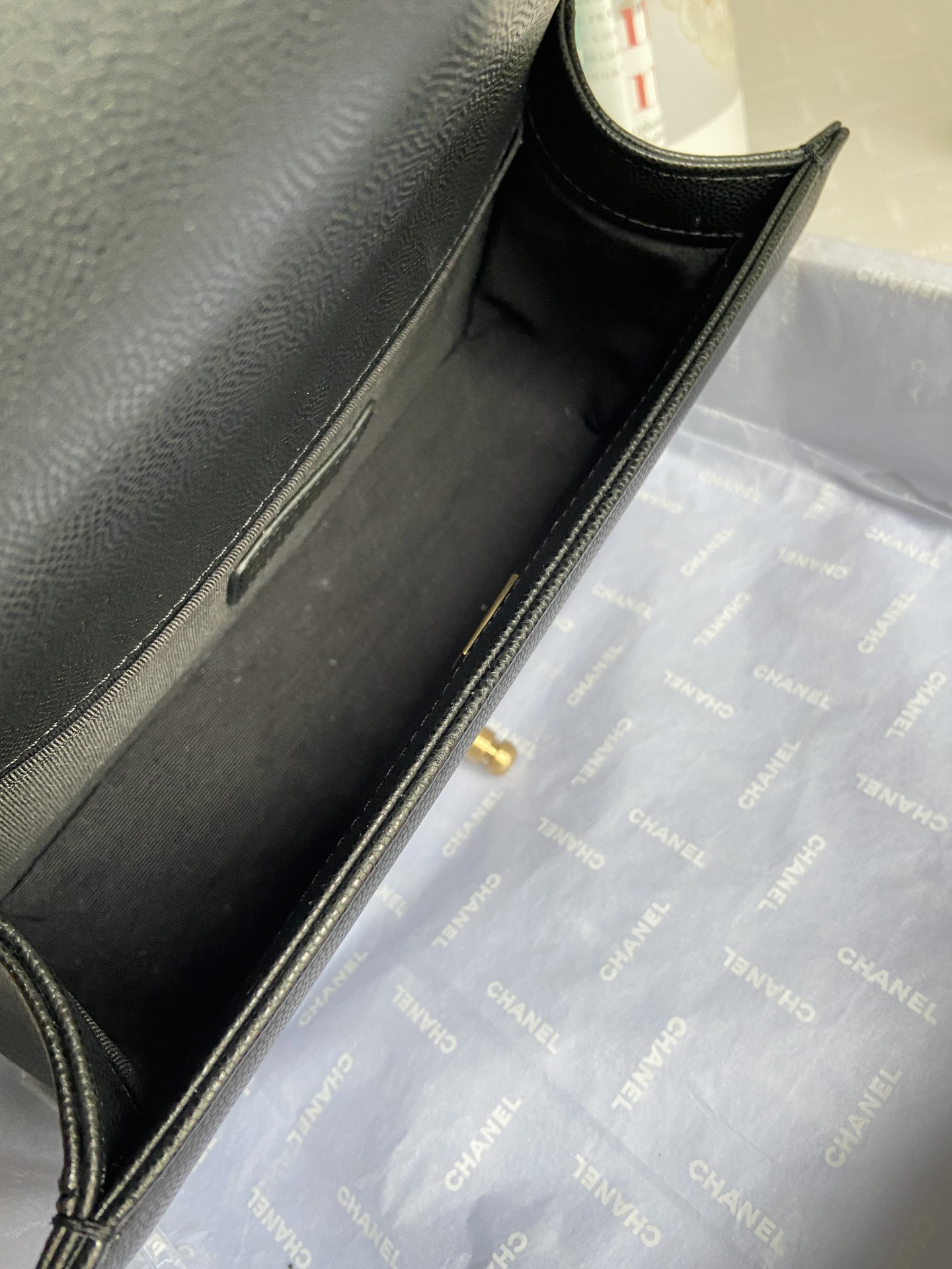 BOY Ch**el HANDBAG Shiny Grained Calfskin 5.9 × 9.8 × 3.5 in