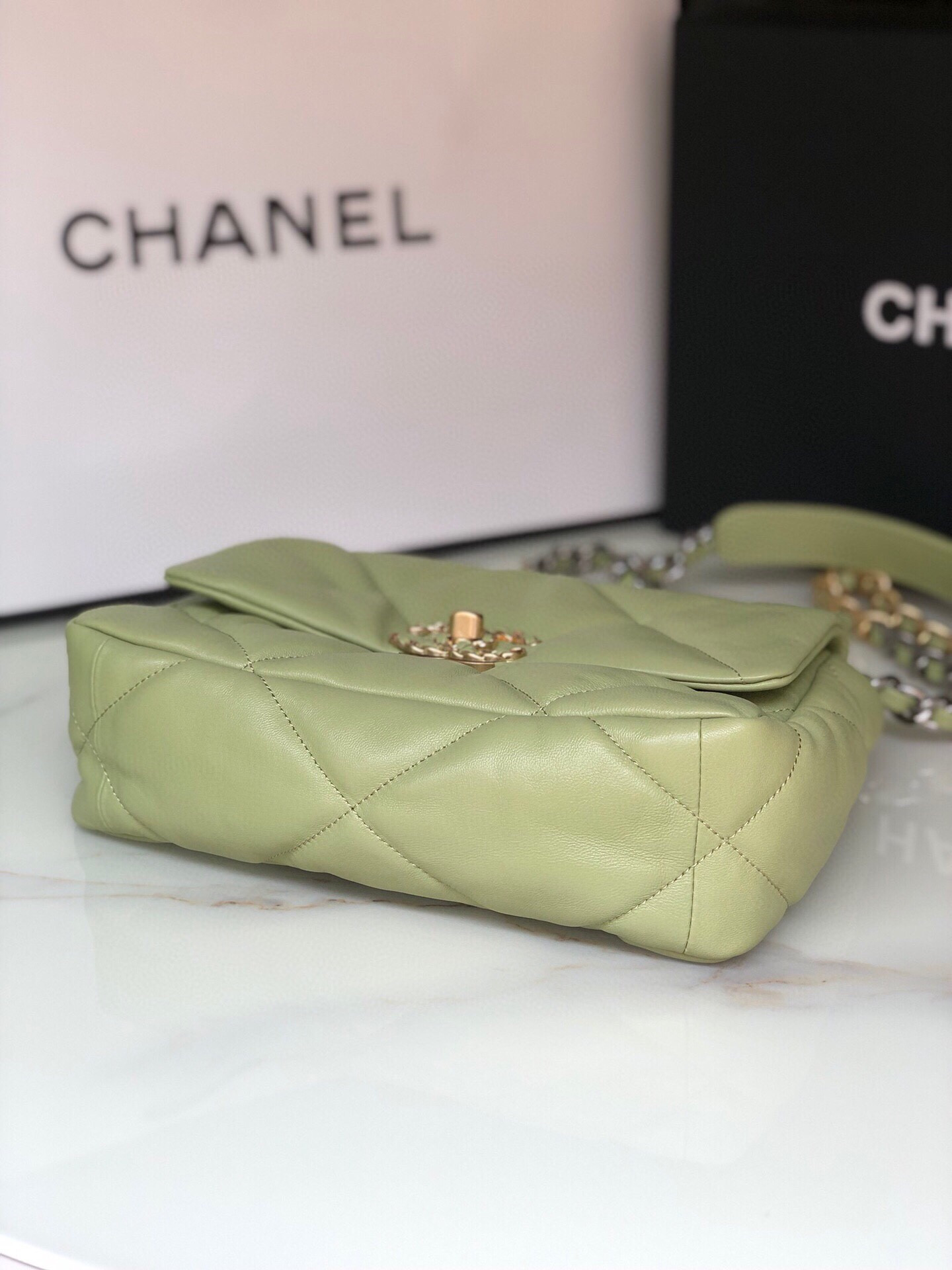 Ch**el 19 HANDBAG Shiny Leather, Gold-Tone, Silver-Tone & Ruthenium-Finish Metal Light Green 6.2 × 10.1 × 3.5 in