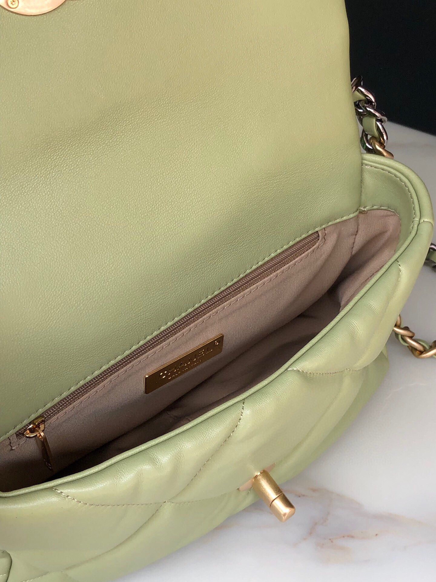 Ch**el 19 HANDBAG Shiny Leather, Gold-Tone, Silver-Tone & Ruthenium-Finish Metal Light Green 6.2 × 10.1 × 3.5 in