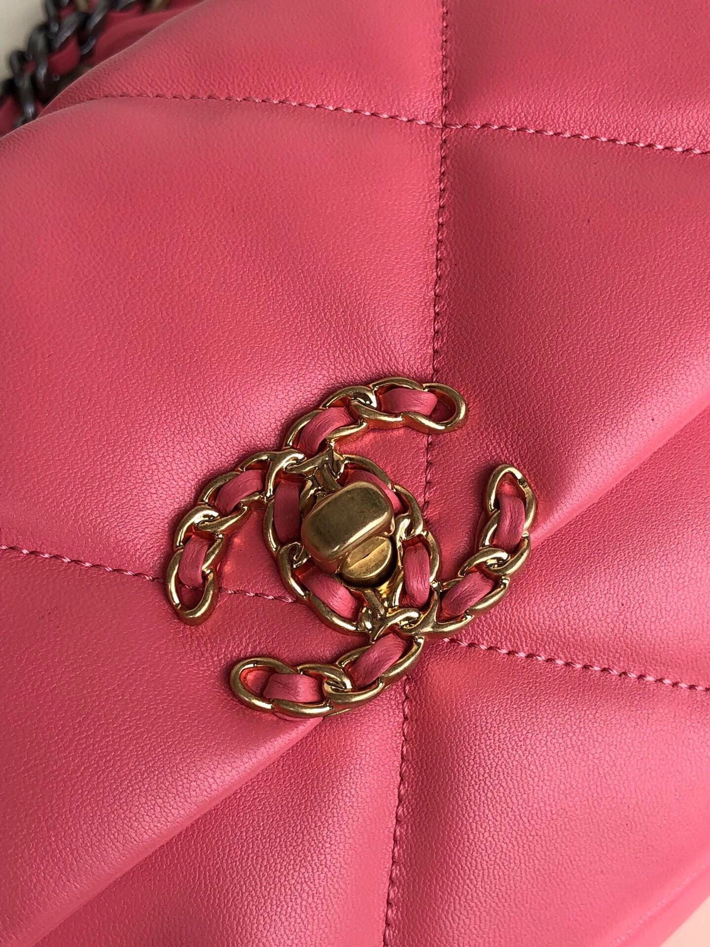 Ch**el 19 HANDBAG Shiny Leather, Gold-Tone, Silver-Tone & Ruthenium-Finish Metal Pink 6.2 × 10.1 × 3.5 in