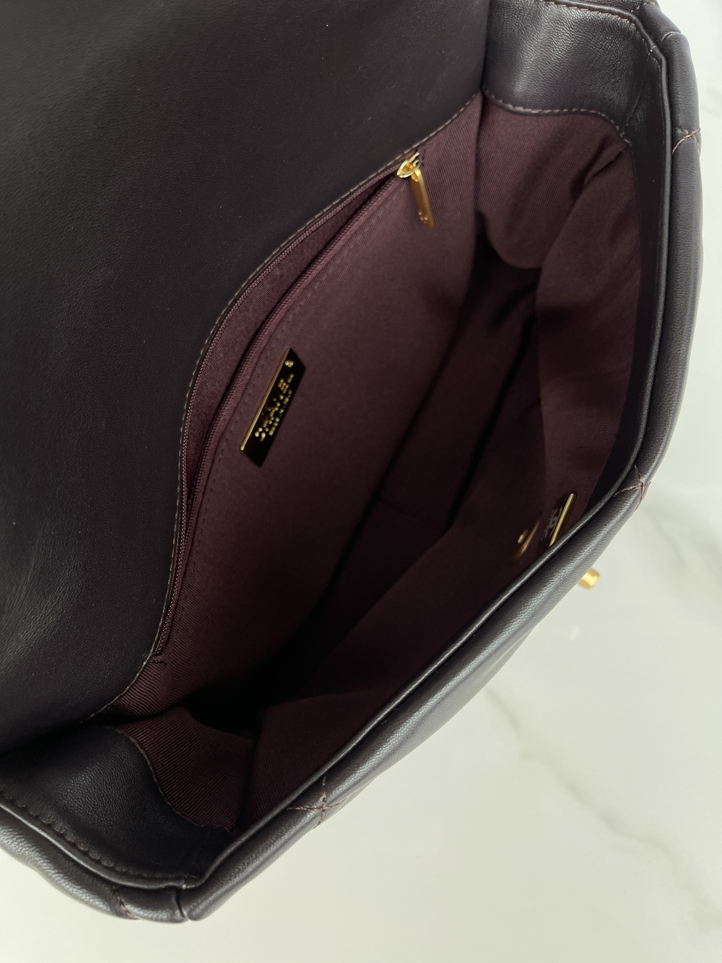 Ch**el 19 LARGE HANDBAG Shiny Leather, Gold-Tone, Silver-Tone & Ruthenium-Finish Metal Black 7.8 × 11.7 × 3.9 in