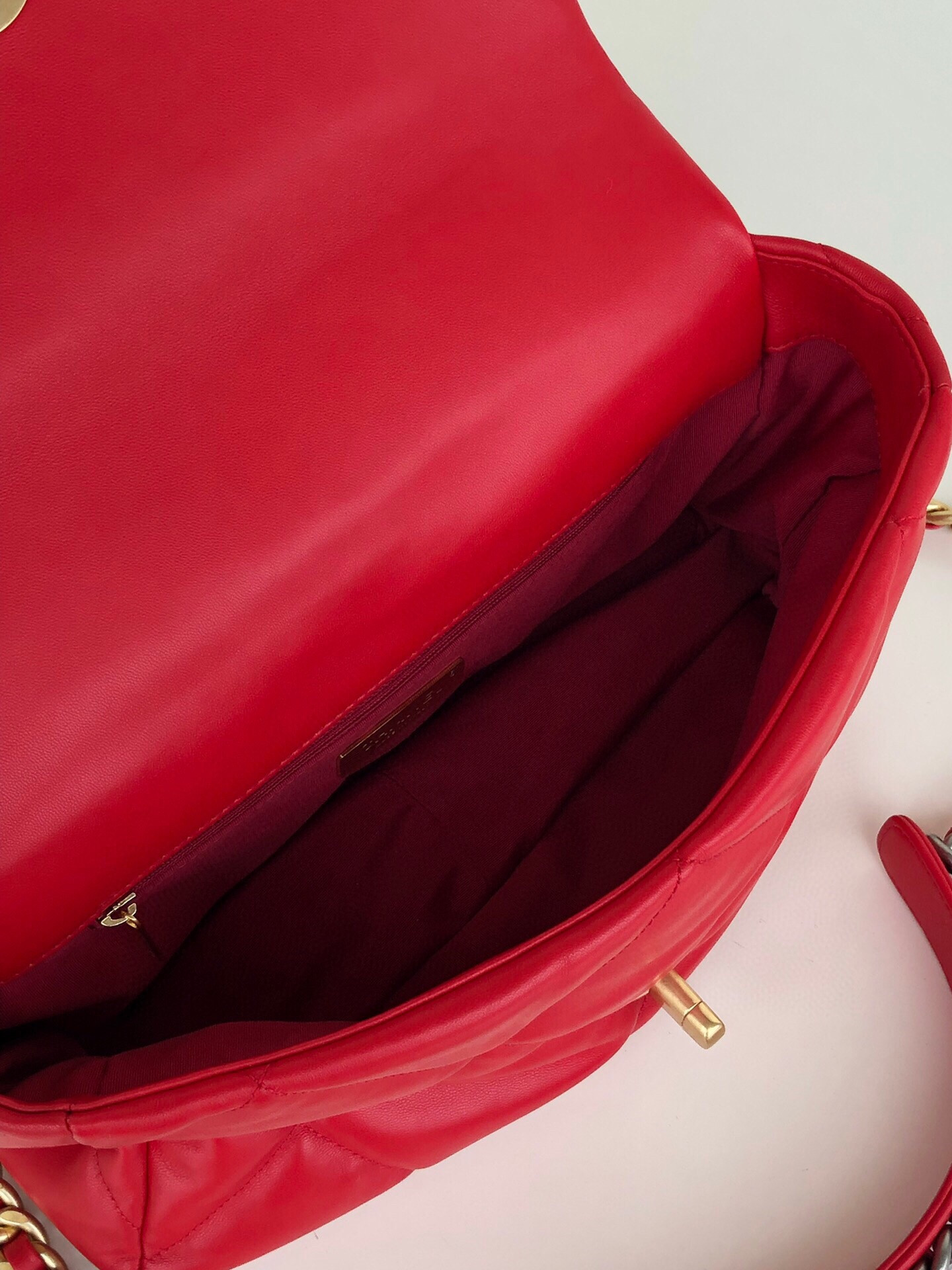 Ch**el 19 LARGE HANDBAG Shiny Leather, Gold-Tone, Silver-Tone & Ruthenium-Finish Metal Red 7.8 × 11.7 × 3.9 in