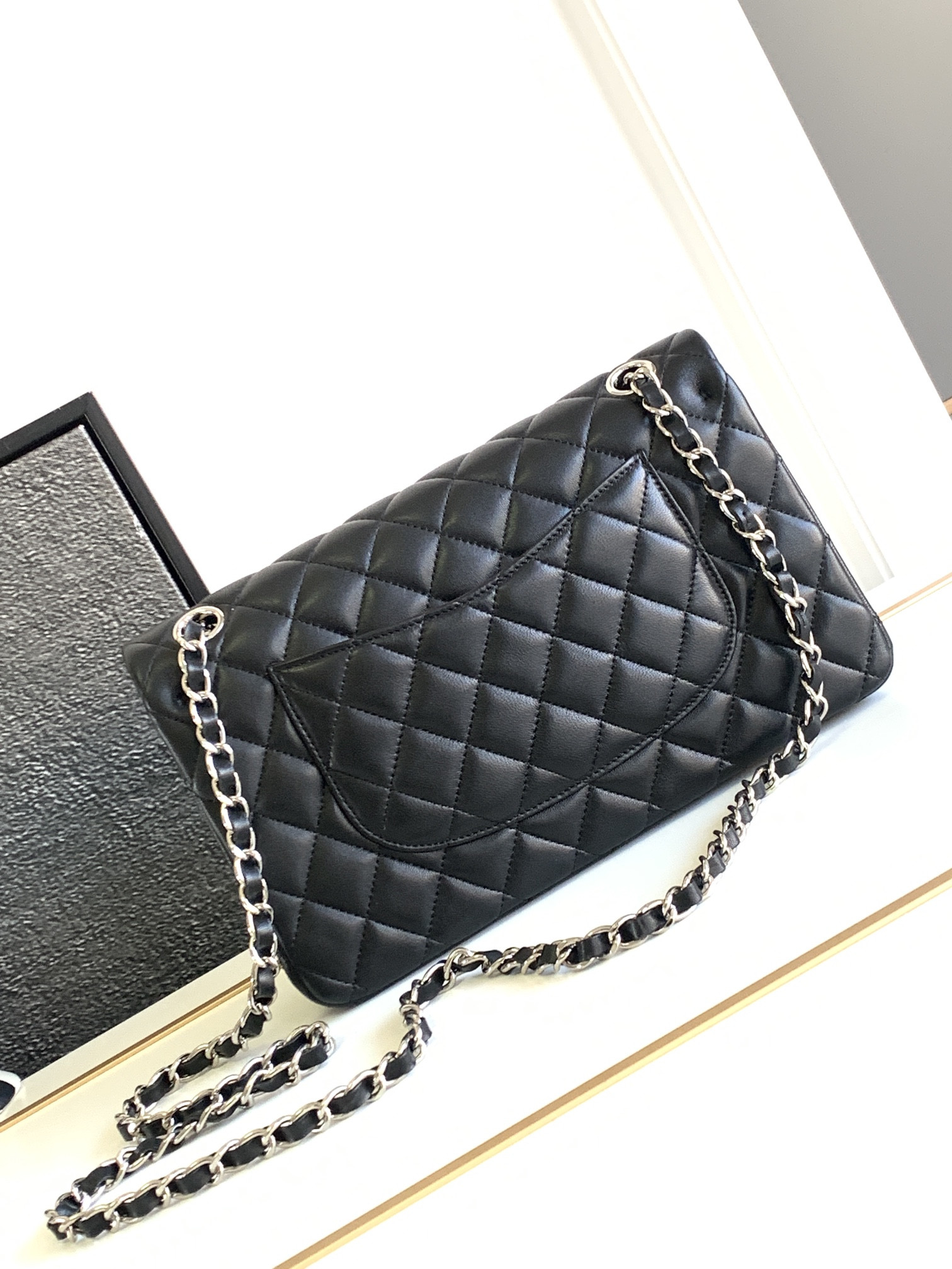 Ch**el CLASSIC HANDBAG GRAINED SHINY CALFSKIN & SILVER-TONE METAL BLACK 6 × 9.9 × 2.5 in