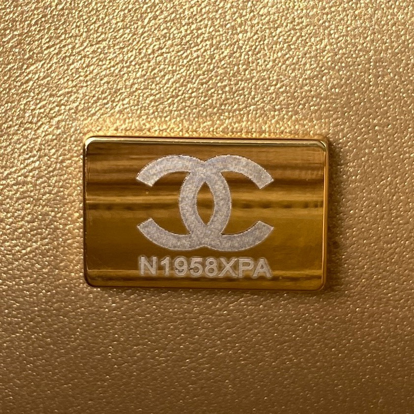 Ch**el MINI FLAP BAG SHINY CALFSKIN & Gold-Tone METAL PINK 5.3 × 6.6 × 3.1 in