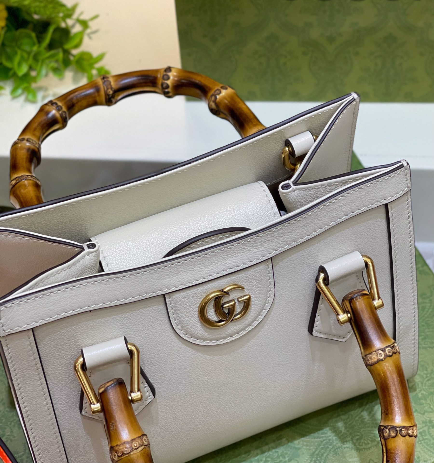 Gvc*1 DIANA MINI TOTE BAG White 20W x 16H x 10D CM