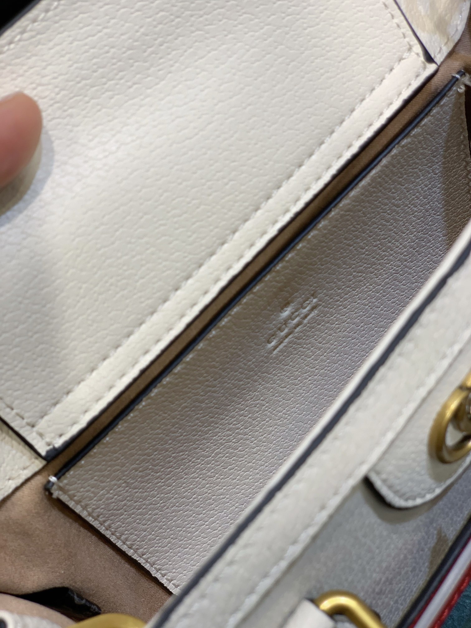 Gvc*1 DIANA SMALL SHOULDER BAG White 25W x 16H x 9D CM