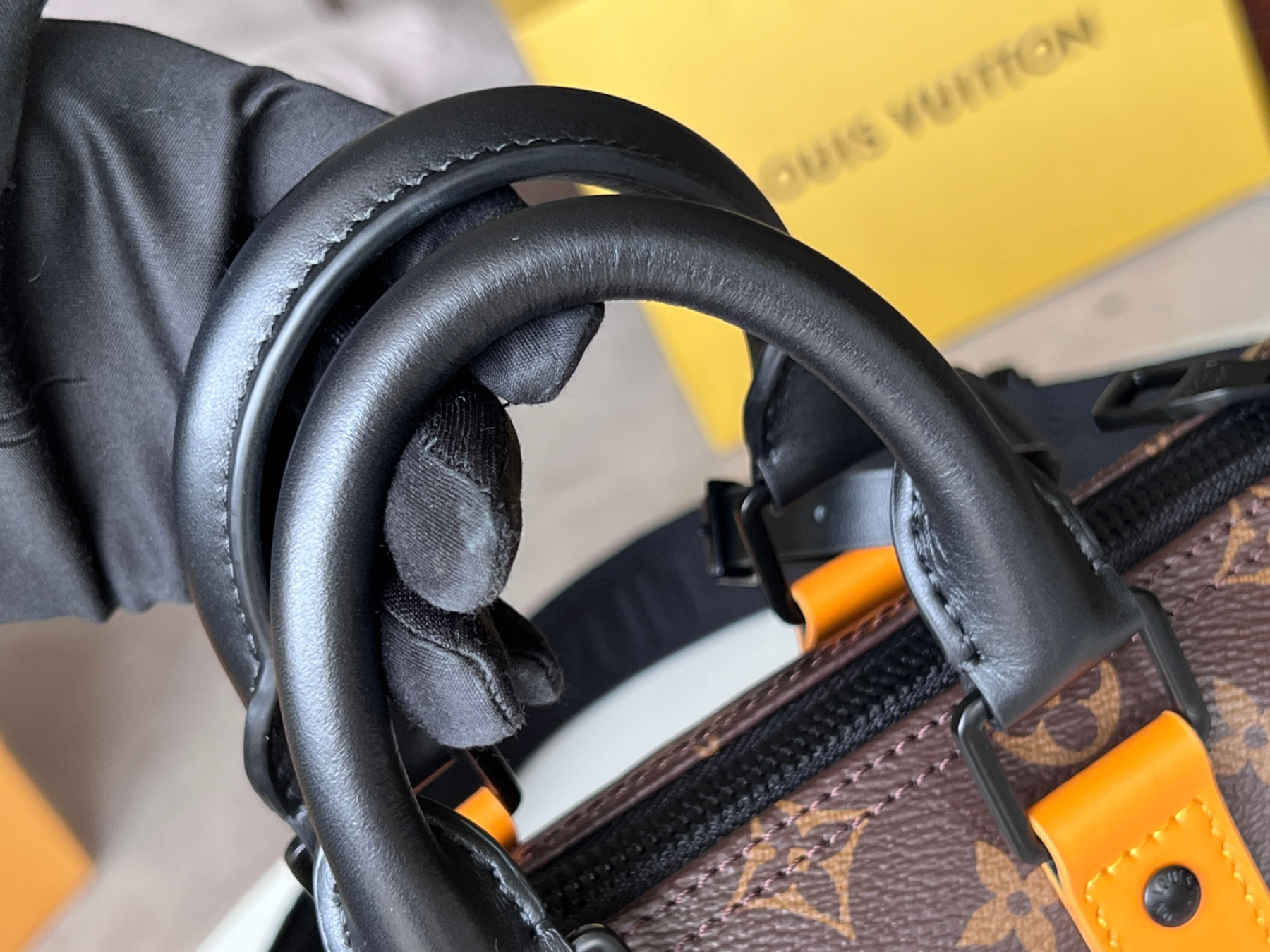 L0vis Vvtt0n Keepall Bandoulière 25 M46687 9.8 x 5.9 x 4.3 inches